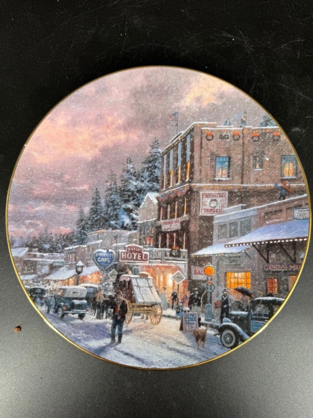 A Winter's Walk - 7th issue of "Yuletide Memories" series.